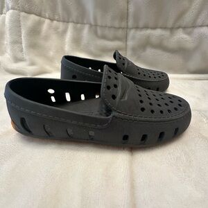 Floafers Prodigy slip ons size 11 toddler